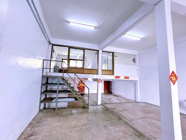 ตลาดโอ๋เอ๋ 300ม. BTS ตลาดพลู 4กม. พระราม2 1-5  ให้เช่าอาคารพาณิชย์ 2 คูหา 3.5 ชั้น ตีทะลุ  .4 นอน 4 น้ำ ตลาดอินดี้ 1.5 กม. 405 sq.m.