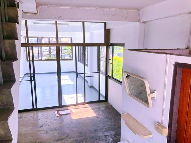 พระราม2 1-5 ตลาดโอ๋เอ๋ 300ม.  BTS ตลาดพลู 4.1 กม.สุขสวัสดิ์  ให้เช่าอาคารพาณิชย์ 2 คูหา 3.5 ชั้น ตีทะลุ  .4 นอน 4 น้ำ ตลาดอินดี้ 1.5 กม.