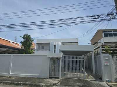 บ้านเดี่ยว 2 ชั้น พื้นไม้สักแท้ Renovate ใหม่ทั้งหลังพร้อมที่จอดรถ 5คัน ,หมู่บ้านเมืองทอง 2/2 ,ที่ดิน 100 ตร.วา ,พื้นที่ใช้สอย 338 ตร.ม