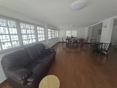 บ้านเดี่ยว 2 ชั้น พื้นไม้สักแท้ Renovate ใหม่ทั้งหลังพร้อมที่จอดรถ 5คัน ,หมู่บ้านเมืองทอง 2/2 ,ที่ดิน 100 ตร.วา ,พื้นที่ใช้สอย 338 ตร.ม