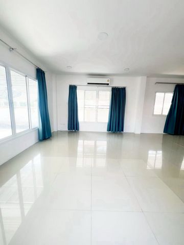 ขาย 3.6 ล้าน #บ้านสภาพนางฟ้า! ในโครงการ #รุ่งอรุณวิลล์ หางดง บ้านเดี่ยว 2 ชั้น สไตล์โมเดิร์น ทำเลดี คุ้มที่สุดในโซนนี้!