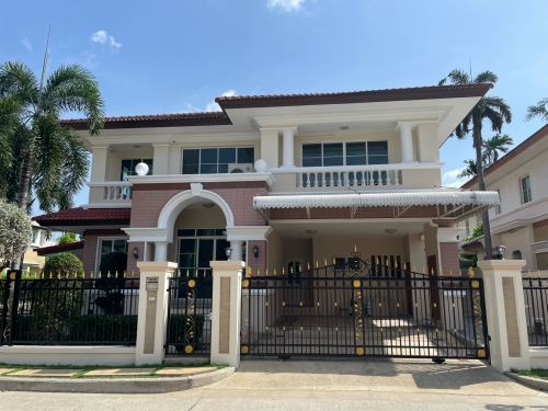 ให้เช่า บ้านเดี่ยวลดาวัลย์  เฉลิมพระเกียรติร.9 อุดมสุข สวนหลวงร.9 เฟอร์นิเจอ แอร์ ใกล้รถไฟฟ้าศรีอุดม 