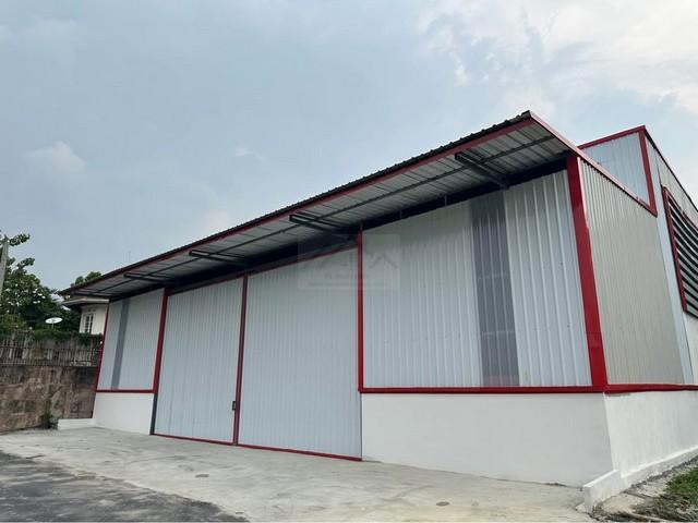 ให้เช่าโกดังสร้างใหม่ 700 ตรม. ถ.กรุงเทพกรีฑา รถเทรลเลอร์เข้า-ออกได้ ใกล้ทางด่วน
