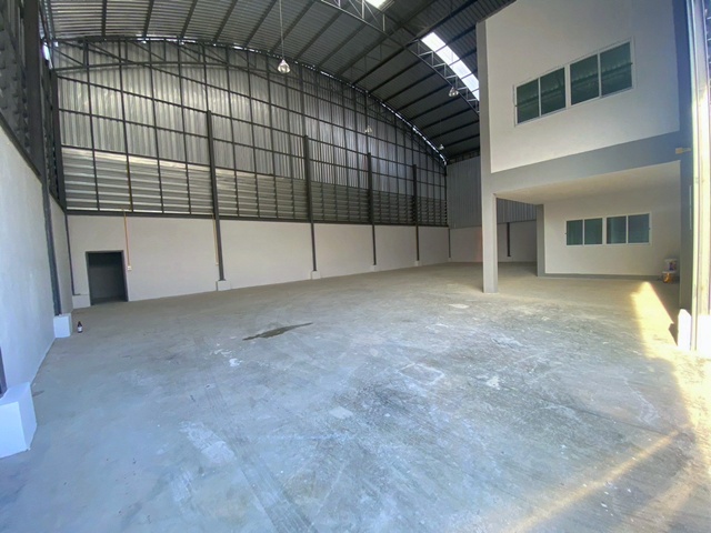 ตลาดแครายพลาซ่า 800 ม.รร.ทานตะวันไตรภาษา 4.2 กม.2 ออฟฟิศ ให้เช่าโกดัง พร้อมออฟฟิศ 2ชั้น 659ตร.ม. 169ตร.วา.  รพ.สต.คลองมะเดื่อ 4.4กม. 