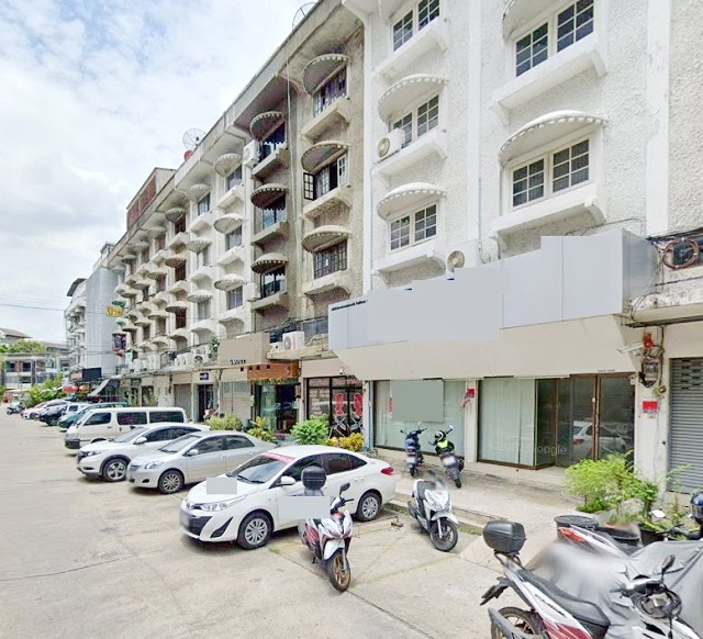 เดอะมอลล์ บางกะปิ 1กม. MRT ลาดพร้าว 101 เพียง 299ม ให้เช่าอาคาร 4 ชั้น 22ตร.วา 322ตร.ม. 4นอน ปากซอยมี 7-11. ลาดพร้าว 126-132 ใ