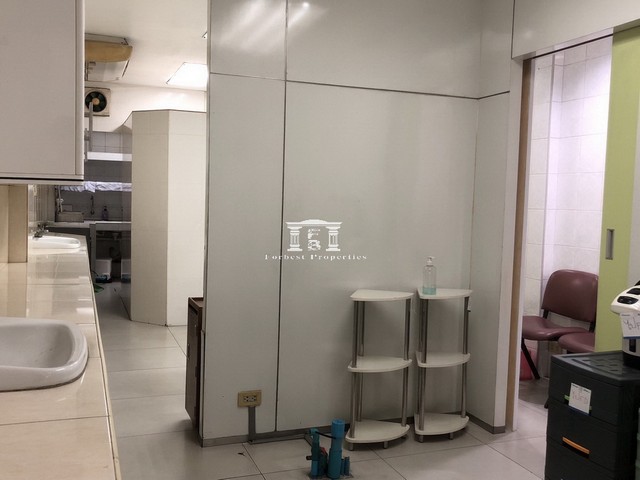 ขาย ขายอาคารพาณิชย์ 3.5 ชั้น 1 คูหา ถนนสุขุมวิท เนื้อที่ 12.6 ตร.ว. ติดถนนสุขุมวิท ใกล้ BTS สำโรง, MRT สำโรง, อิมพีเรียลสำโรง, โรง