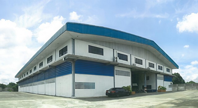 ขายและให้เช่าโรงงานชลบุรี เนื้อที่ 3- 3-73 ไร่  อ.ศรีราชา  จ.ชลบุรี  ขอใบอนุญาตรง. 4  ได้