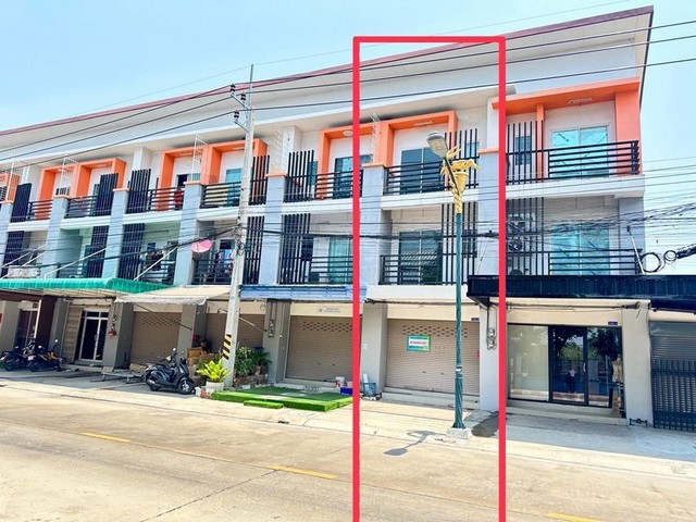 พร้อมเข้าอยู่10กันยายน2568  เช่า อาคารพานิชย์ 3ชั้นบนทำเลทองตรงข้ามสนามกีฬาส่วนจังหวัดชลบุรี