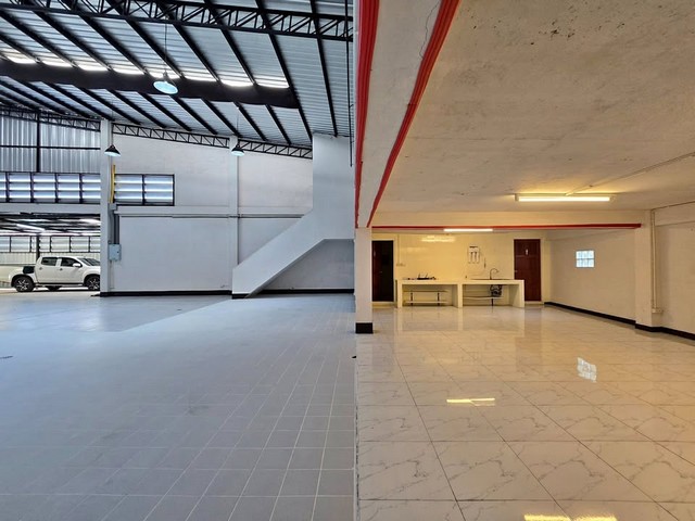 ให้เช่าโกดัง พื้นที่ใช้สอยรวม  490 ตร.ม. ซ.ลาดพร้าว 38 เหมาะทำ ศูนย์กระจายสินค้า โกดังเก็บของ