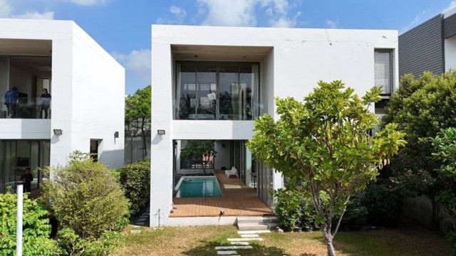 บ้านสวยสุดหรูติดทะเล พร้อมอยู่ โครงการคาซาลูน่า บางแสน ชลบุรี FP-H01043 