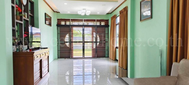 ลดราคา บ้านเดี่ยว 214 ตร.วา ถนนคลาสเดย์ หอมเกร็ด สามพราน นครปฐม