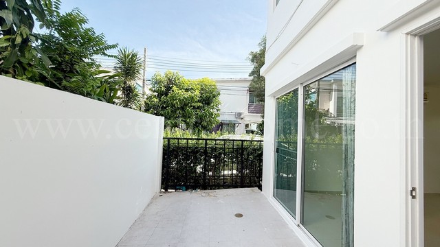 ลดราคา ทาวน์โฮม พฤกษาทาวน์ เน็กซ์ ติวานนท์ - พระราม 5 หลังมุม