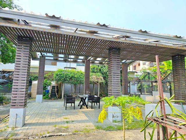 สไตล์บ้านสวน 102 ตร.วา. ยูเนี่ยนมอลล์ 1.2 กม. คฤหาสน์เดี่ยว 2 ชั้น 302 ตร.ม.  BTS ห้าแยกลาดพร้าว 900 ม เซ็นทรัลลาดพร้าว 1.1 กม.