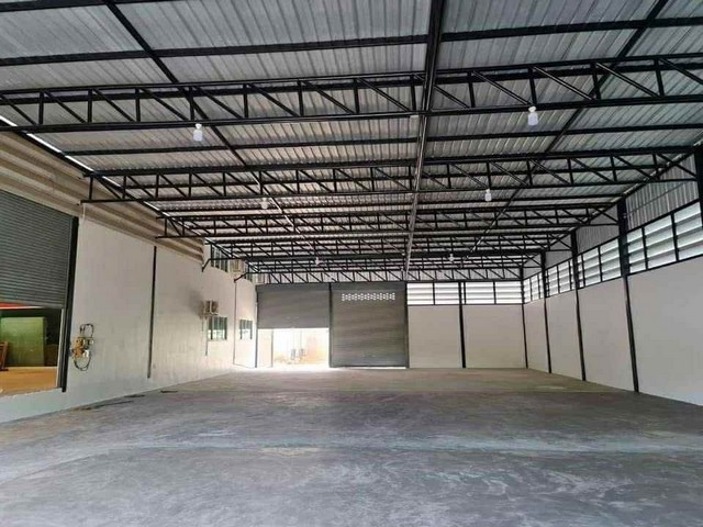 ให้เช่าโกดังพัทยาสัตหีบชลบุรีขนาด 320 และ 400 ตารางเมตรใกล้สนามบินนานาชาติอู่เภา 8 กม ใกล้รถไฟความเร็วสูง EEC