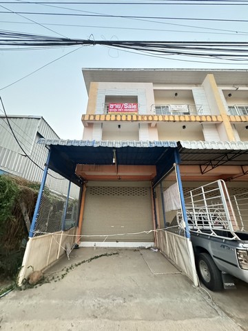 อาคารพาณิชย์ติดถนนสายแม่สอด-อุ้มผาง ใกล้วงเวียนแม่สอด อยู่ติดร้านเอฟเอฟเฟอร์นิเจอร์แม่สอด