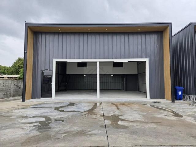 ให้เช่าโกดังพร้อมออฟฟิศ 2 ชั้น 192 ตรม. ซ.ศรีนครินทร์24 เหมาะทำ cafe , studio , สำนักงาน ใกล้รถไฟฟ้า