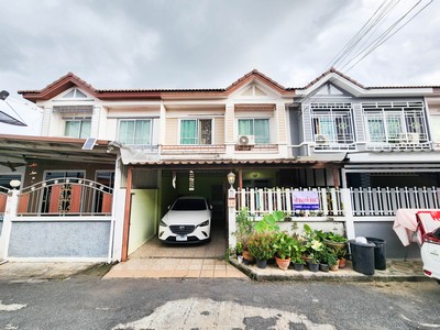 ทั้งสงบแถมสะดวก! ขาย ทาวน์โฮม 2 ชั้น หมู่บ้านสินทวี พุทธสาคร กระทุ่มแบน เนื้อที่ 21 ตารางวา 3 ห้องนอน 3 ห้องน้ำ ต่อเติมเต็มพื้นที่ 