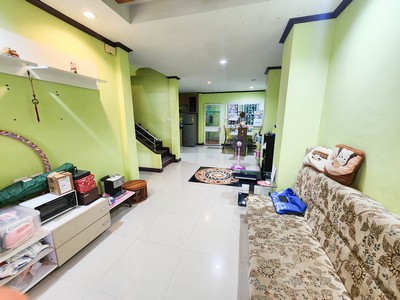 ทั้งสงบแถมสะดวก! ขาย ทาวน์โฮม 2 ชั้น หมู่บ้านสินทวี พุทธสาคร กระทุ่มแบน เนื้อที่ 21 ตารางวา 3 ห้องนอน 3 ห้องน้ำ ต่อเติมเต็มพื้นที่