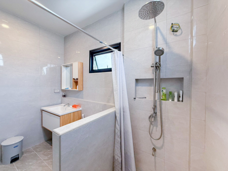 บ้านเดี่ยว 2 ห้องนอน ว่างให้เช่า พิกัด ตำบลหน้าเมืองเกาะสมุย ใกล้ทะเล ทำเลดี ตกแต่งครบครัน หลังใหญ่  บ้านพักรายเดือนสมุย