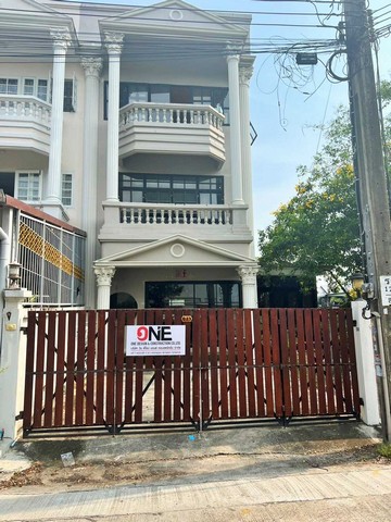 ขายอาคารพาณิชย์ 3 ชั้นหลังสุดท้ายติดคลอง ประชาอุทิศ 12 ถนน ประชาอุทิศ แขวงราษฎร์บูรณะ เขตราษฎร์บูรณะ,กรุงเทพมหานคร