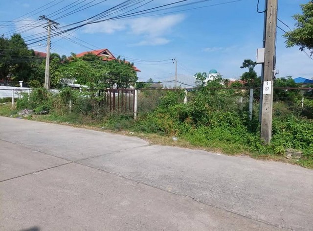 ขายที่ดิน ซอยรามคำแหง 118 ปากซอยมีรถไฟฟ้า  แปลงมุม ถมแล้ว   ขนาดพื้นที่ 104 ตร.วา 