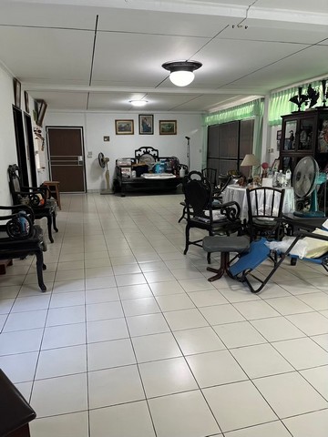 ให้เช่าบ้านเดี่ยว 2 ชั้น 245 ตร.วา  3 ห้องนอน 4 ห้องน้ำ 1 ห้องแม่บ้าน เอกมัย 22