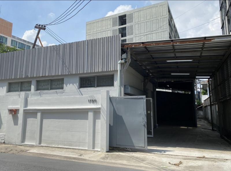 Warehouse Ratchadaโกดังเก็บของติดรถไฟฟ้าMRTรัชดา-ลาดพร้าวโกดังให้เช่าติดรถไฟฟ้าใต้ดินรัชดาโกดังสำหรับเก็บของ พร้อมห้องสำนักงาน พื้นที่ 400 ตารางเมตร จอดรถได้ 4 คัน- ลดราคาพิเศษเพียง 85,000 บาท/เดือนสัญญาขั้นต่ำ 2 ปี- ห่างจากรถไฟฟ้าใต้ดินรัชดาเพียง 300 เมตร (เดิน 5 นาที)- ห่างจากรถไฟฟ้าใต้ดินลาดพร้าวเพียง 800 เมตร (เดิน 10 นาที)- ใกล้กับรถไฟฟ้าสายสีเหลือง- ติดกับสวนลุมรัชดาไนท์บาร์ซา