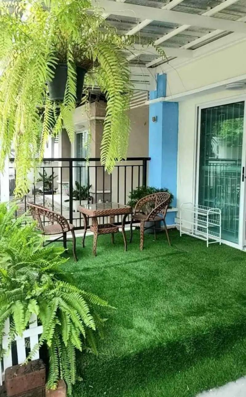 เช่า 16,500 บาท รวมค่าส่วนกลาง /ขาย 2.59 ล้าน โอนคนละครึ่ง 2 ห้องน้ำ 3 ห้องนอน ยินดีรับเลี้ยงสัตว์ รับคนไทยและต่างชาติ ยกเว้นจดทะเบียนบริษัทมีเฟอร์นิเจอร์และเครื่องใช้ไฟฟ้า  แอร์ ตู้เย็น เครื่องซักผ้า เครื่องทำน้ำอุ่น ปั้มน้ำเซ็นทรัลเวสต์​เกต อิเกีย บางใหญ่ สถานีรถไฟฟ้า ตลาดบางใหญ่ บิ๊กซีเอ็กตร้า บางใหญ่ สะดวกมี 7-11 โลตัส  ใกล้ๆหน้าหมู่บ้านมีวินมอเตอร์ไซด์​  สถาน