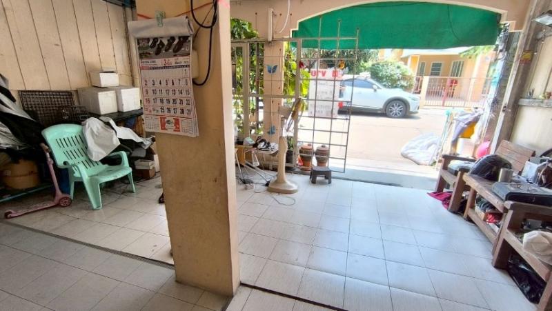 บ้านพิศาลโครงการ 3 ซอยบางกระดี่ 25 แขวงแสมดำ เขตบางขุนเทียน ขายถูก ทาวน์เฮ้าส์ 2 ชั้น ใกล้ถนนพระราม 2  หมู่บ้านพิศาล โครงการ 3