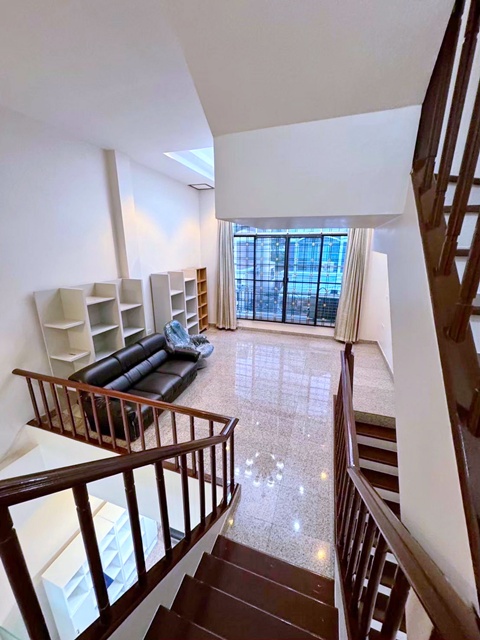 เฟอร์นิเจอร์ Built-in MRTโชคชัย4 1.26กม. ให้เช่าทาวน์โฮม 3 ชั้นหลังมุม 25ตร.วา. 300ตร.ม.ทั้งหลัง รร.นานาชาติโอ๊คเบอรี 2.6 กม. 4นอน 4 น้ำ