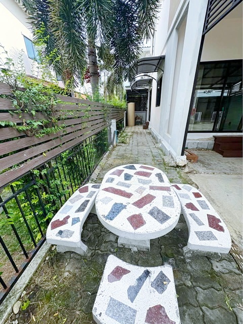 บางกรวย-ไทรน้อย 1.8 กม..โลตัส ให้เช่าทาวน์เฮ้าส์  2  ชั้น  26 ตร.วา.MRT คลองบางไผ่ 4.4 กม