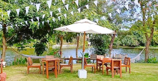 ลานกางเต๊นท์  บางปะหัน วิวแม่น้ำ ทำร้านอาหาร ทำโฮมสเตย์ อยุธยา ให้เช่าที่ดินถมแล้ว ริมตลิ่งคาเฟ่ ที่ดิน 2.5 ไร่ 4002ตรม. จากกทม. 46นาที