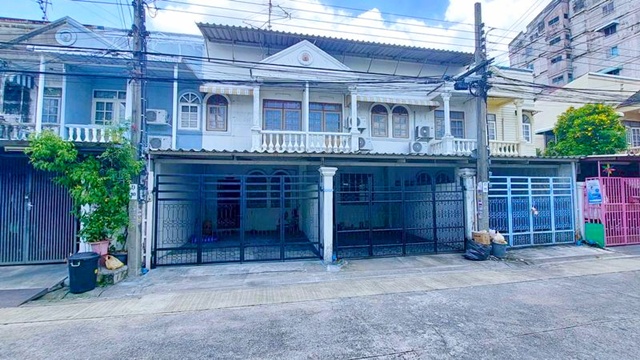 ตลาดบางจาก 2.2 กม. รร.นานาชาติเวลส์ 3.3กม.ให้เช่าทาวน์เฮ้าส์ 2 ชั้น 22 ตร.วา. 2นอน BTS บางจาก 2.2 กม. 