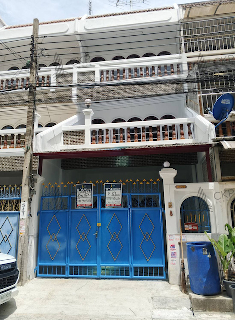 ขายด่วน ทาวน์เฮาส์ 3 ชั้น 4 ห้องนอน รีโนเวทใหม่พร้อมอยู่ ย่านบางแวก แค่ 7 นาที จากสถานีบางหว้า