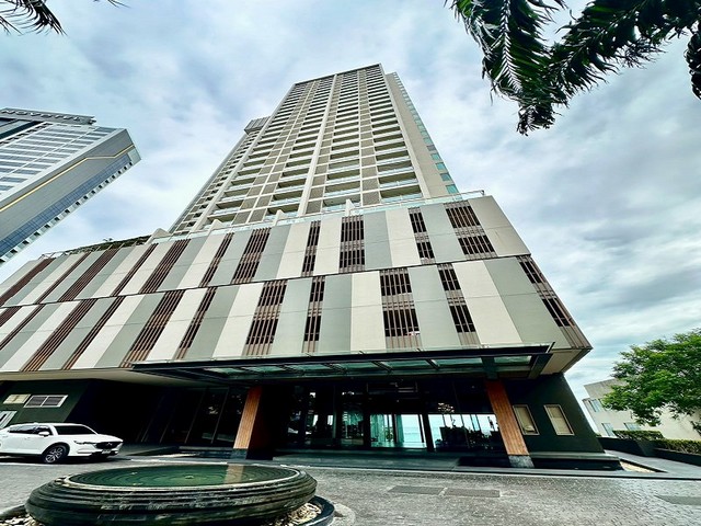 ขายคอนโดมือ 1 Marina Bayfront ศรีราชา ราคาพิเศษ ห้องมุม ใกล้ทะเล ใจกลางเมือง TP-C1553