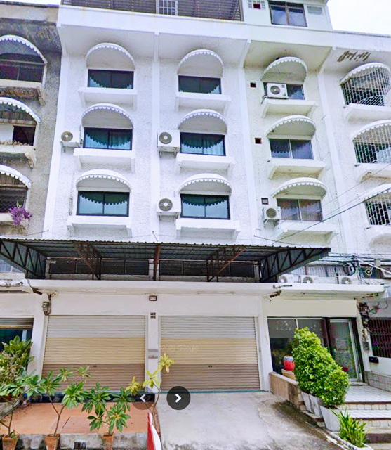 ลาดพร้าว101 199 ศูนย์ผู้สูงอายุ MRT มหาดไทย คลีนิคความงาม  ม.ลาดพร้าว ให้เช่าอาคารพาณิชย์ 4 ชั้น 2 คูหา ตีทะลุกัน 40 ตร.วา. 