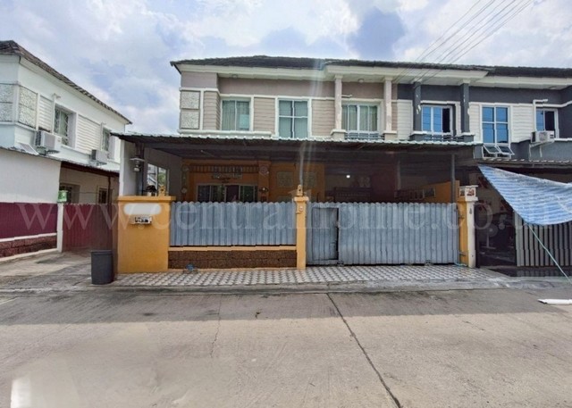 ทาวน์เฮ้าส์ บาลียา ถนนสุเหร่าคลองหนึ่ง บางชัน - คลองสามวา หลังมุม 