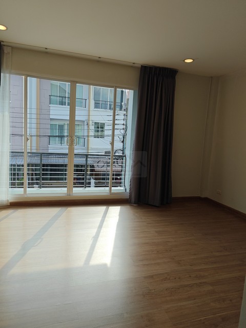 ให้เช่าทาวน์โฮม 3 ชั้นหลังมุม 3 ห้องนอน บ้านกลางเมือง ลาดพร้าว 71 นาคนิวาส 34 ใกล้เลียบด่วน