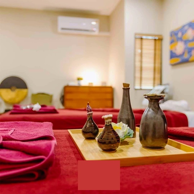 สุวรรณภมูิ 7.8 กม.นวดเพื่อสุขภาพ หลวงแพ่ง มอเตอร์เวย์ ให้เช่าทาวน์โฮม 3 ชั้น มีใบขออนุญาต  โลตัส ลาดกระบัง 2.28กม. 11เตียง 4 นอน 4 น้ำ