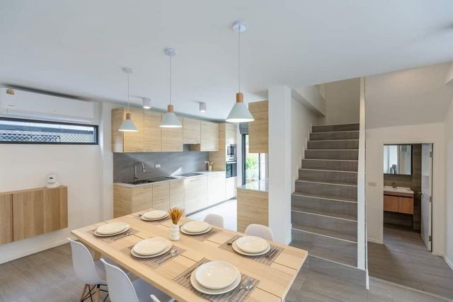 ขายพูลวิลล่า #ใกล้กาดฝรั่ง 6.49 ล้าน 61 ตรว. 4 นอน 3 น้ำ #หางดง บ้าน 2 ชั้น #รีโนเวทใหม่ #สไตล์โมเดิร์น ตกแต่งสวย บรรยกาศดี เงียบสงบ