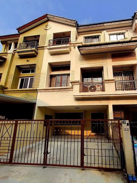 ขายทาวน์โฮม 3 ชั้น 31 ตรว. บ้านกลางเมือง รัชดา-เหม่งจ๋าย1 ซอยสหการประมูล ใกล้นานาชาติ Regents