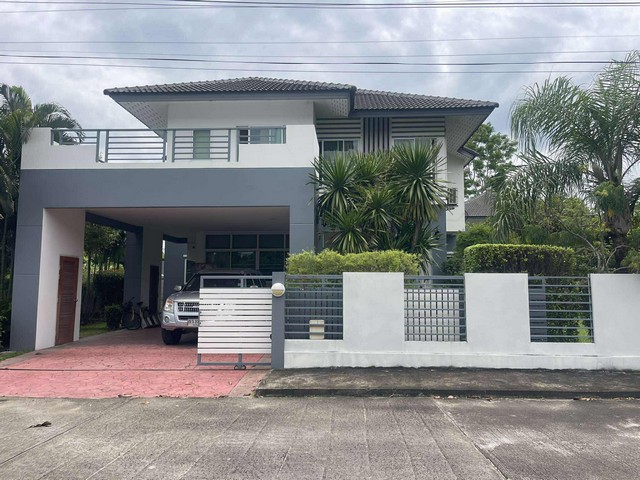 ขายบ้านพร้อมที่ดินเหลือ สามารถสร้างสระว่ายน้ำหรือบ้านอีก1หลังทำเลดีมาก