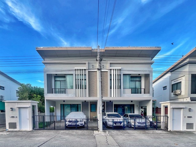 เดอะทรัสต์ ราชพฤกษ์ รัตนาธิเบศร์ 30 ตร.ว. หลังมุม ต่อเติมครบ พร้อมเข้าอยู่ ใกล้สวนส่วนกลาง 