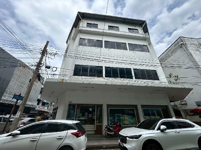 ขายอาคารพาณิชย์ 4 ชั้น เนื้อที่ 43.7 ตารางวา ทำเลทอง ห้องมุม พระนคร กรุงเทพ