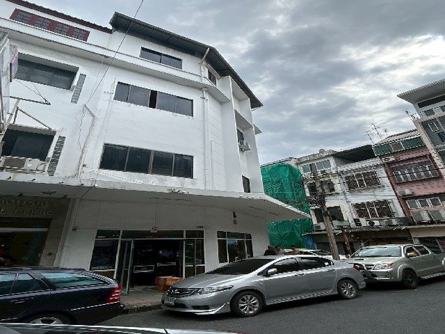 ขายอาคารพาณิชย์ 4 ชั้น เนื้อที่ 43.7 ตารางวา ทำเลทอง ห้องมุม พระนคร กรุงเทพ