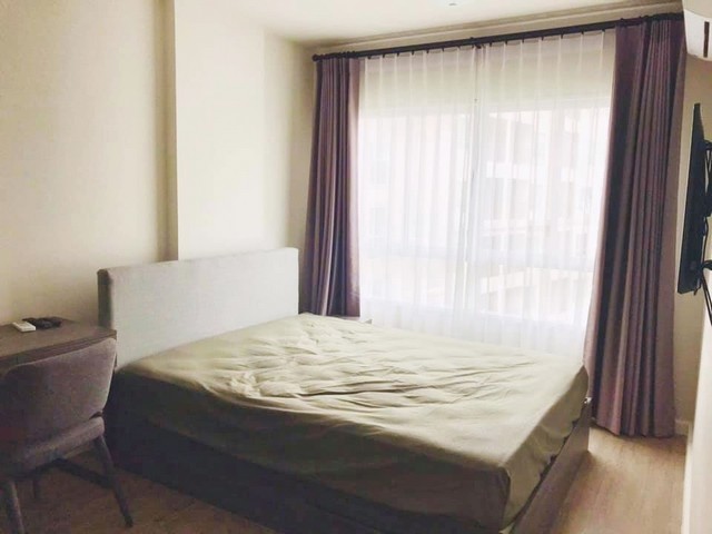 ขายคอนโดใหม่พร้อมอยู่ ดีคอนโด ริน (Dcondo Rin)โครงการใหม่ล่าสุดจากแสนสิริ ติด Central Festival เชียงใหม่ใกล้ทางด่วน เดินทางสะดวก ทำเลดีเยี่ยม ขนาดห้อง: 32.90 ตร.ม. 1 ห้องนอน  1 ห้องน้ำ  วิวสระว่ายน้ำ ชั้น 6 เฟอร์นิเจอร์ + เครื่องใช้ไฟฟ้าครบ พร้อมเข้าอยู่ สิ่งอำนวยความสะดวกภายในห้อง:Smart TV 43” ทั้งห้องนั่งเล่นและห้องนอนตู้เย็น Samsung 7.4 คิวไมโครเวฟ Samsung 23 ลิตรเครื่องทำน้ำอุ่น Electrolux 3,500 วัตต์Google Home Mini