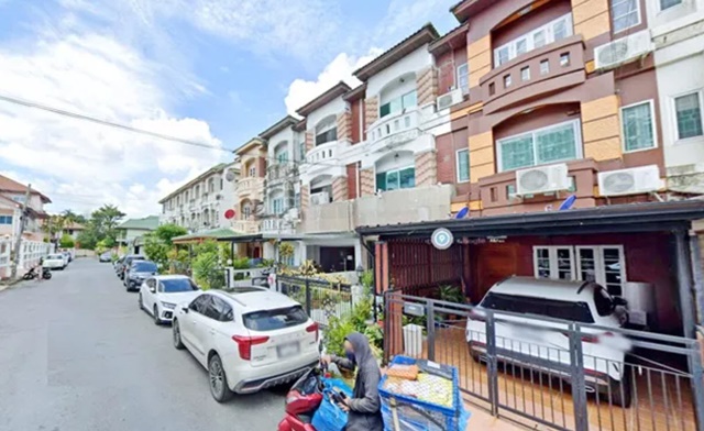  เดอะวอล์ค เกษตร-นวมินทร์ 1.1 กม. 4นอน 3น้ำ ซ.นวลจันทร์ 27-33  MRT วัชรพล 1.6กม.ให้เช่าทาวน์เฮ้าส์ 3 ชั้น 21 ตร.วา.252 ตร.ม.