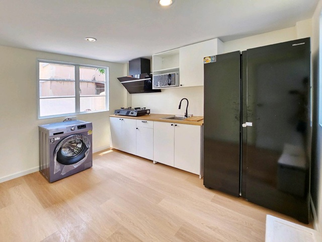 บ้านเดี่ยวหรู 2 ชั้นหลังมุม 95ตร.วา. ให้เช่าคฤหาสน์ 5 นอน ตลาดเพชรโพธิ์แจ้ 1.9 กม.บางน้ำจืด พระราม2-เอกชัย  300ตร.ม. ขนาดใหญ่  รีโนเวทใหม่