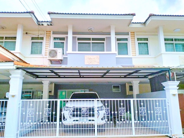 MRTรามอินทรา กม.4 31 700 ม. ใหญ่มาก ขาย-ให้เช่าทาวน์เฮาส์ 2 ชั้น 3นอน 25ตร.วา. ฟู้ดแลนด์ รามอินทรา600ม.  