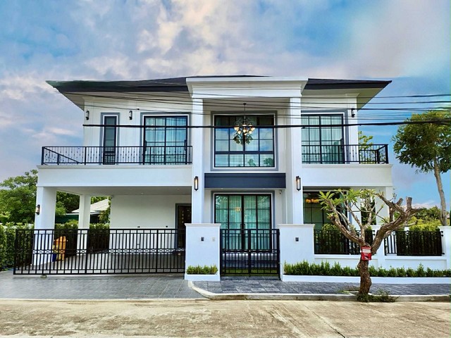 ขายบ้านพูลวิลล่า101ตรว. 5นอน6น้ำ 18.5ลบ. พร้อมเรือนรับรอง เฟอร์ของแถม ใกล้กาดฝรั่ง ต.บ้านแหวน อ.หางดง เชียงใหม่